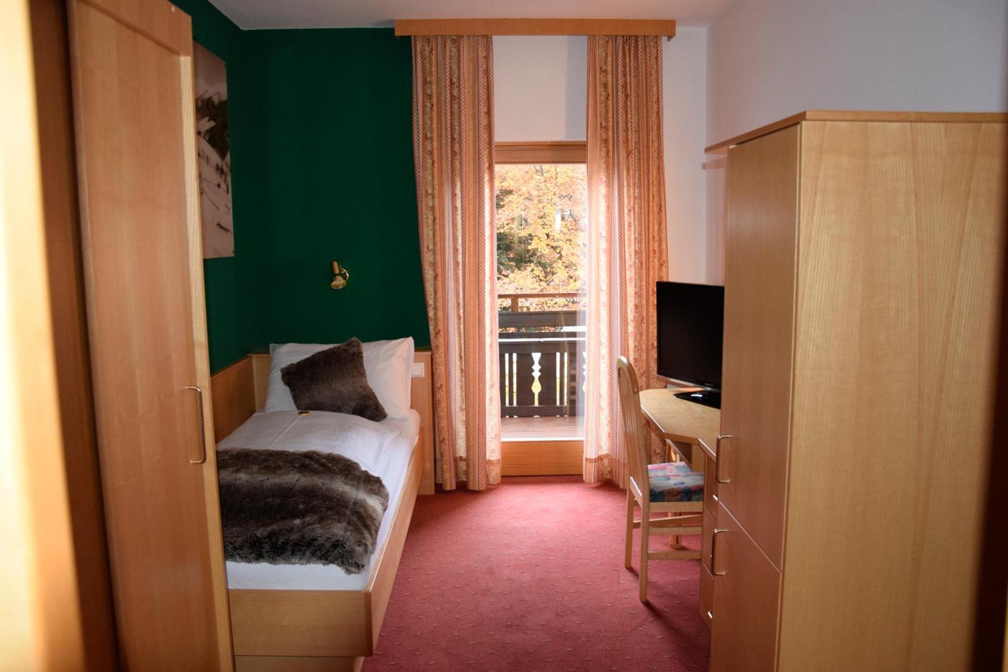 באד קליניקירשהיים Hotel Guesthouse Dalnig חדר תמונה